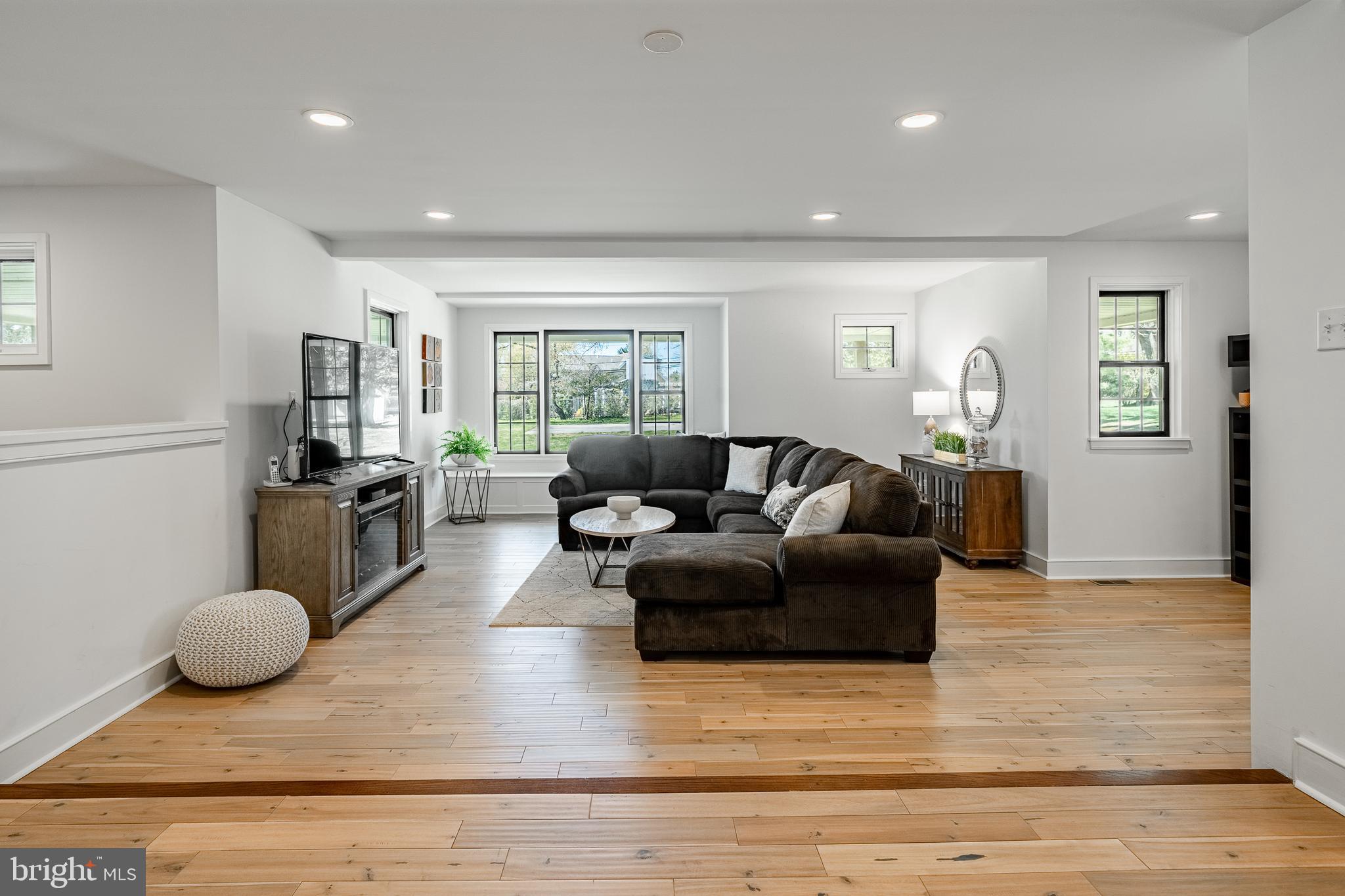466 Barclay Road Bryn Mawr, PA 19010 - Photo 21 of 62 Living Room
