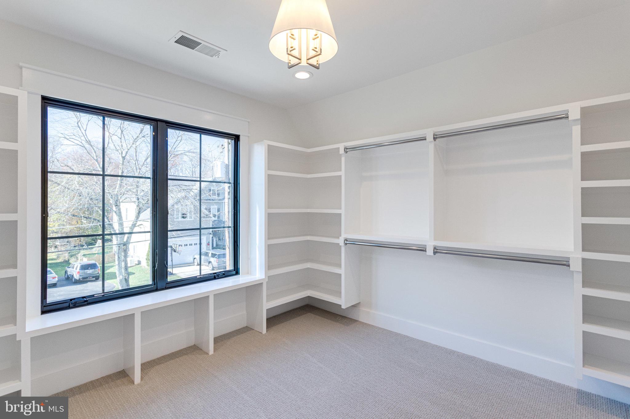 324 Tapawingo Road Southeast Vienna, VA 22180 - Photo 26 of 35