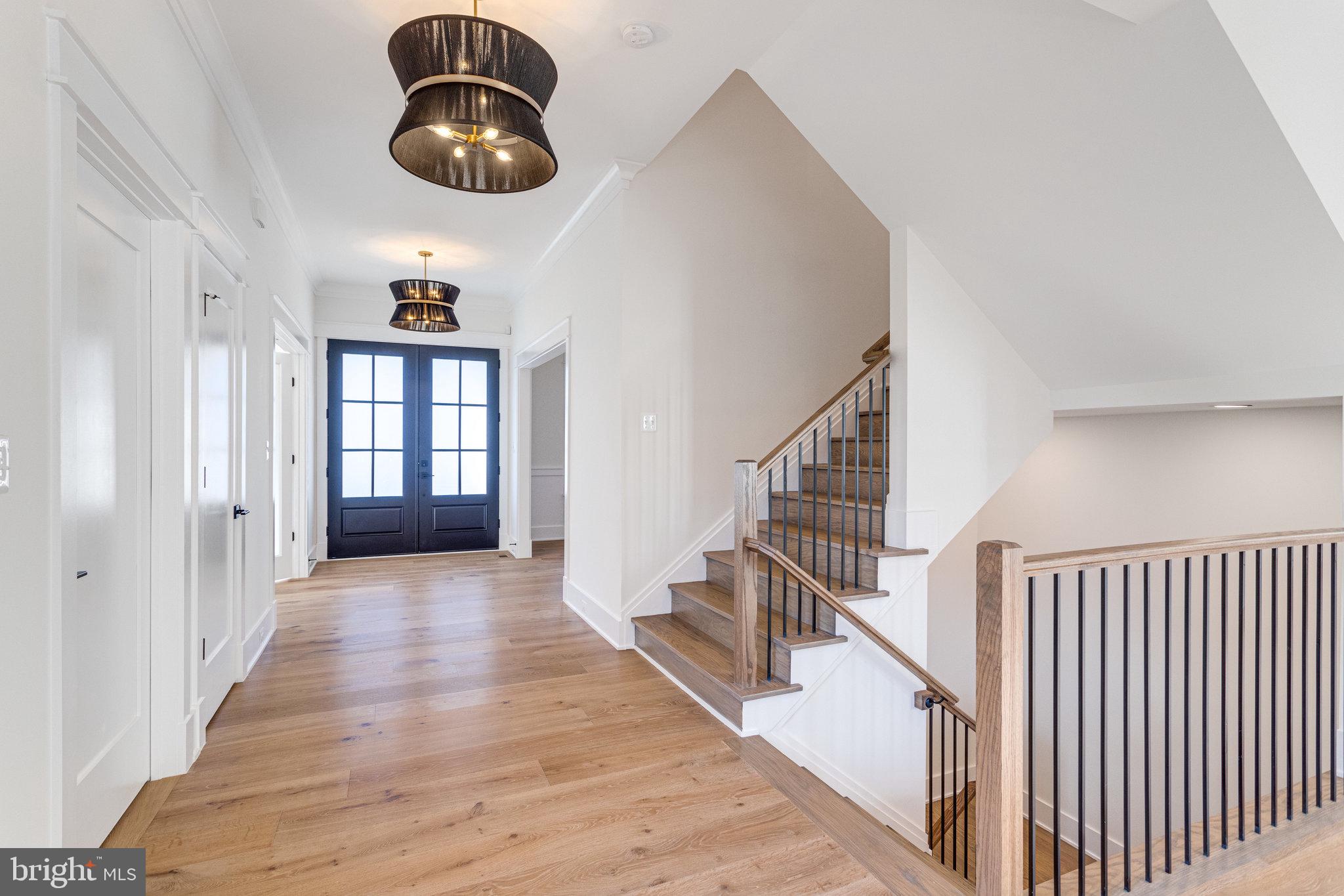 324 Tapawingo Road Southeast Vienna, VA 22180 - Photo 2 of 35