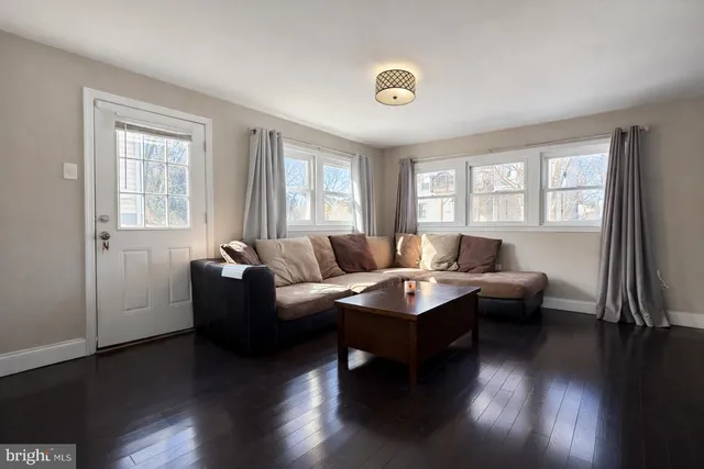 $365,490 | 515 Capitol Heights Boulevard, Capitol Heights, MD 20743