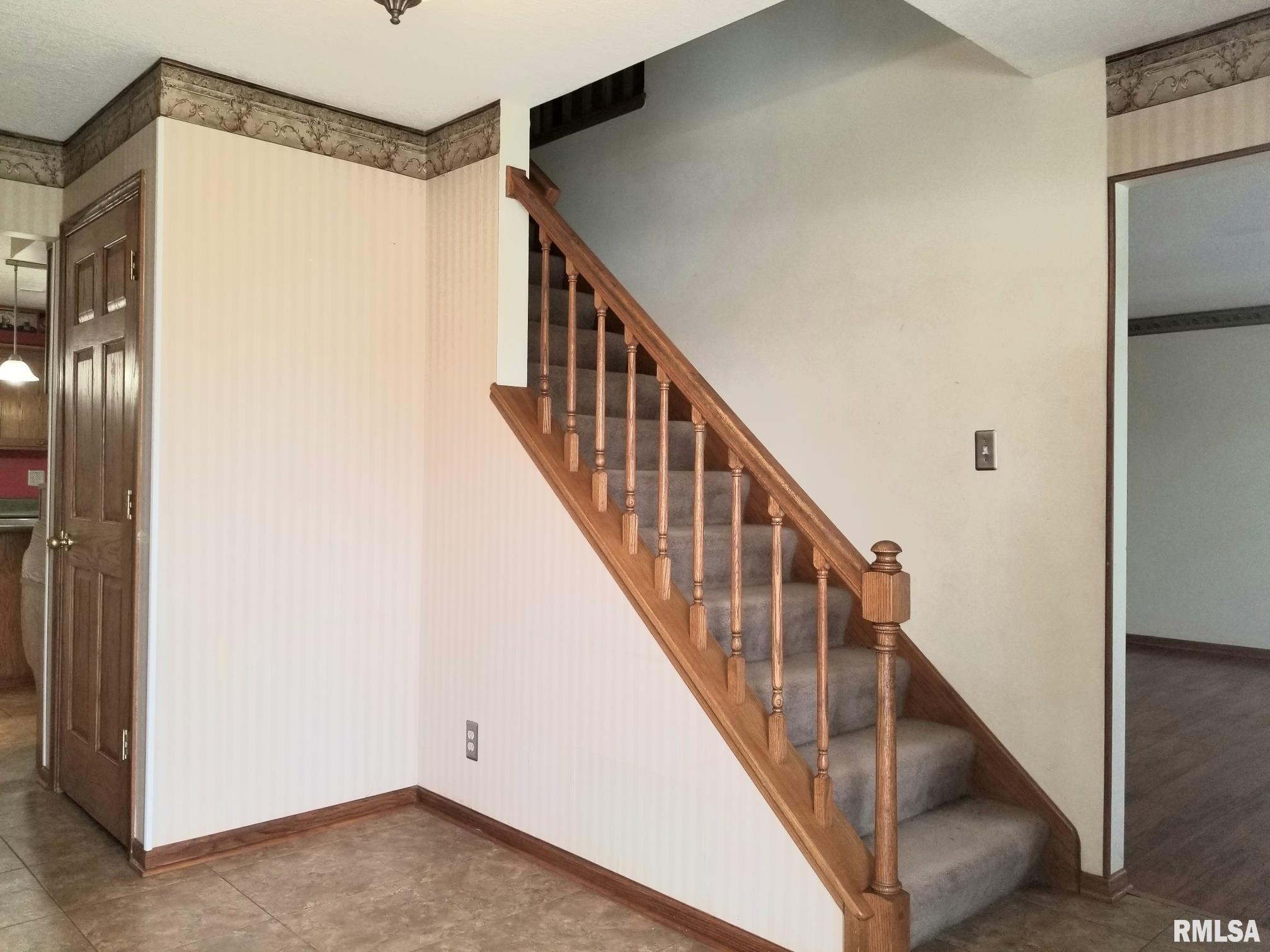 2675 Tom Sawyer Road Muscatine, IA 52761 - Photo 5 of 9 Gallery Image 5