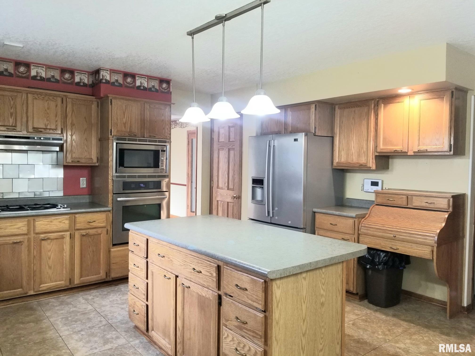 2675 Tom Sawyer Road Muscatine, IA 52761 - Photo 6 of 9 Gallery Image 6