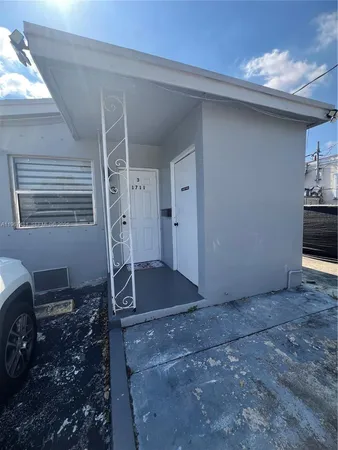 $1,550 | 1711 Thomas Street, Unit 13, Hollywood, FL 33020