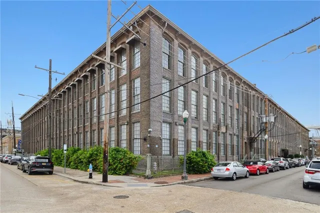 $2,800 | 920 Poeyfarre Street, Unit 207, New Orleans, LA 70130