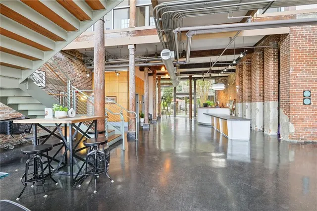 $2,800 | 920 Poeyfarre Street, Unit 207, New Orleans, LA 70130