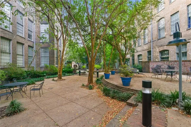 $2,800 | 920 Poeyfarre Street, Unit 207, New Orleans, LA 70130