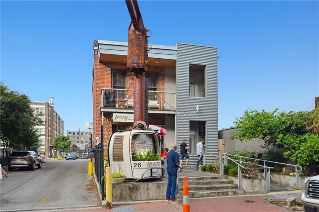 $2,800 | 920 Poeyfarre Street, Unit 207, New Orleans, LA 70130