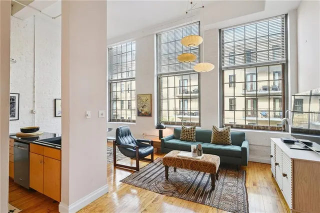 $2,800 | 920 Poeyfarre Street, Unit 207, New Orleans, LA 70130