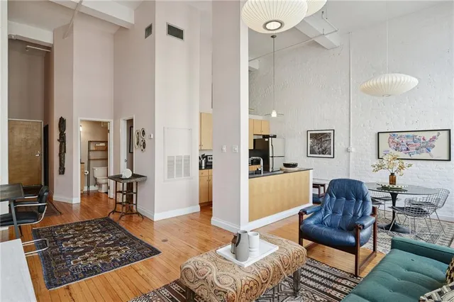 $2,800 | 920 Poeyfarre Street, Unit 207, New Orleans, LA 70130