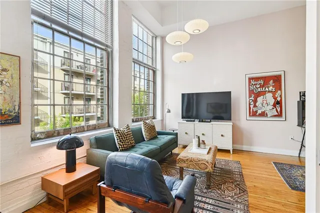 $2,800 | 920 Poeyfarre Street, Unit 207, New Orleans, LA 70130