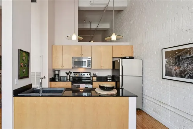 $2,800 | 920 Poeyfarre Street, Unit 207, New Orleans, LA 70130