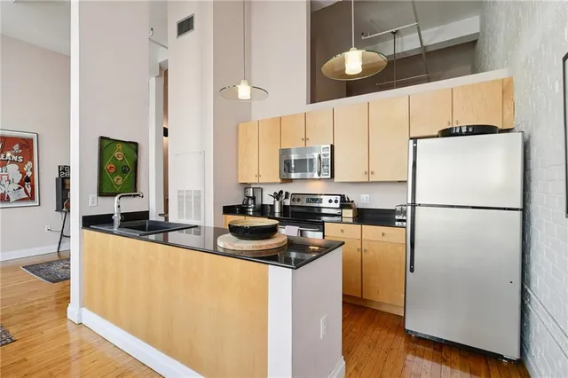 $2,800 | 920 Poeyfarre Street, Unit 207, New Orleans, LA 70130