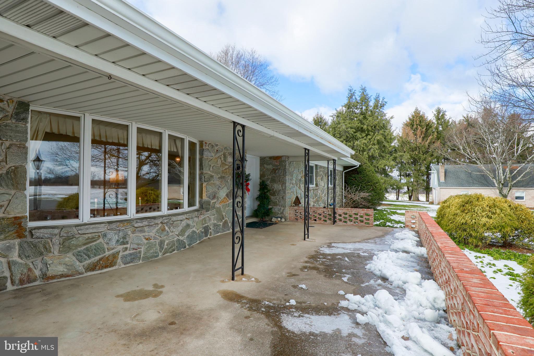 366 Foreman Road Elizabethtown, PA 17022 - Photo 3 of 60 Front Porch