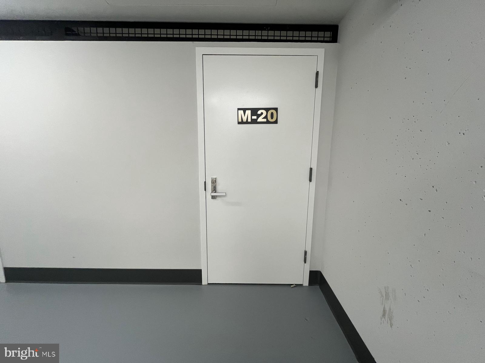 7887 Jones Branch Drive, Unit 1104 McLean, VA 22102 - Photo 33 of 42 a view of a wall