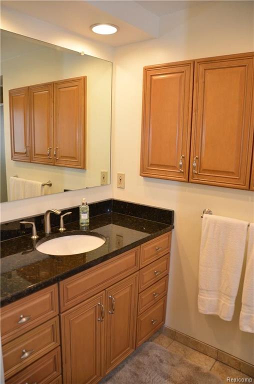 618 Baker Street Rochester Hills, MI 48307 - Photo 15 of 25