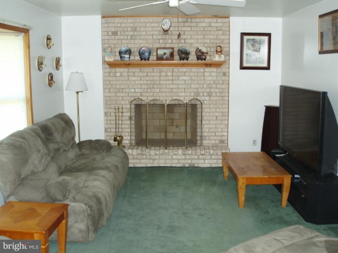 44570 Reeder Sanders Lane Hollywood, MD 20636 - Photo 6 of 10 Family Room