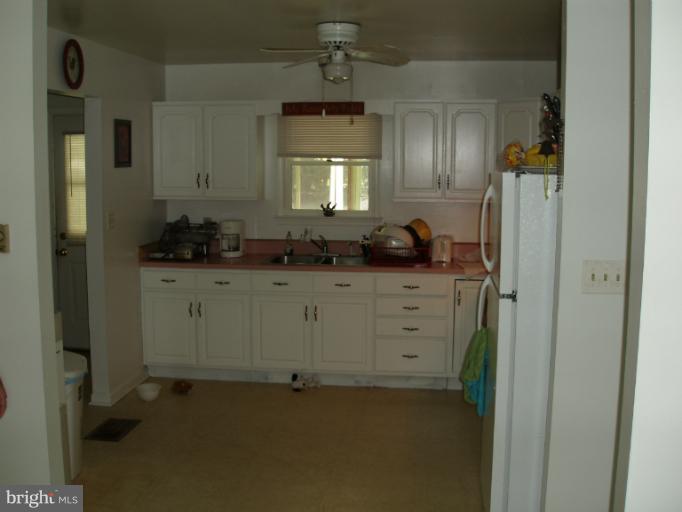44570 Reeder Sanders Lane Hollywood, MD 20636 - Photo 7 of 10 Kitchen