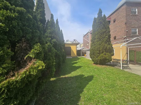 $499,000 | 1405 St Lawrence Avenue | Bronx River