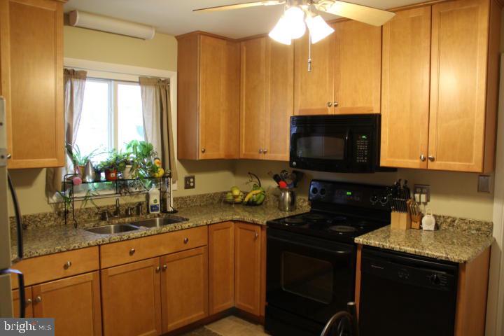 204 Frances Avenue Lancaster, PA 17602 - Photo 3 of 9 Gallery Image 3