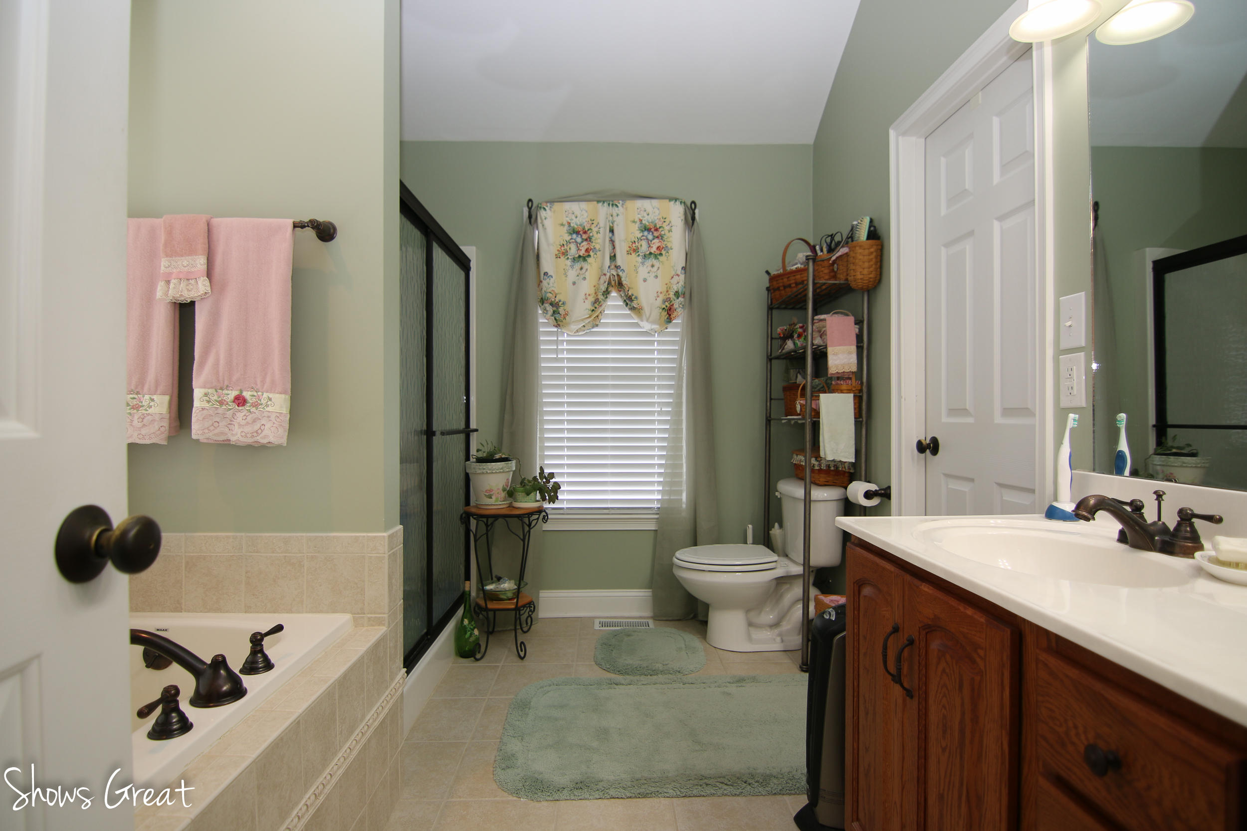 637 Castleridge Road Vinton, VA 24179 - Photo 22 of 39 IMG_9775