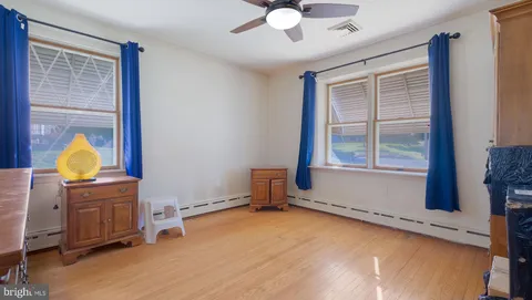 $350,000 | 8 Village Drive, Feasterville-Trevose, PA 19053