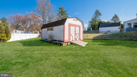 $350,000 | 8 Village Drive, Feasterville-Trevose, PA 19053