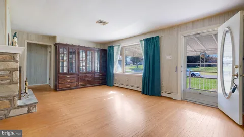 $350,000 | 8 Village Drive, Feasterville-Trevose, PA 19053