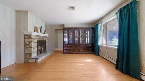 $350,000 | 8 Village Drive, Feasterville-Trevose, PA 19053