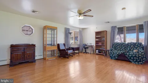 $350,000 | 8 Village Drive, Feasterville-Trevose, PA 19053