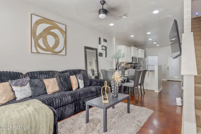 $148,000 | 1402 Jefferson Street, Unit 102, Lafayette, LA 70501