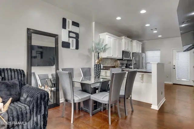 $148,000 | 1402 Jefferson Street, Unit 102, Lafayette, LA 70501