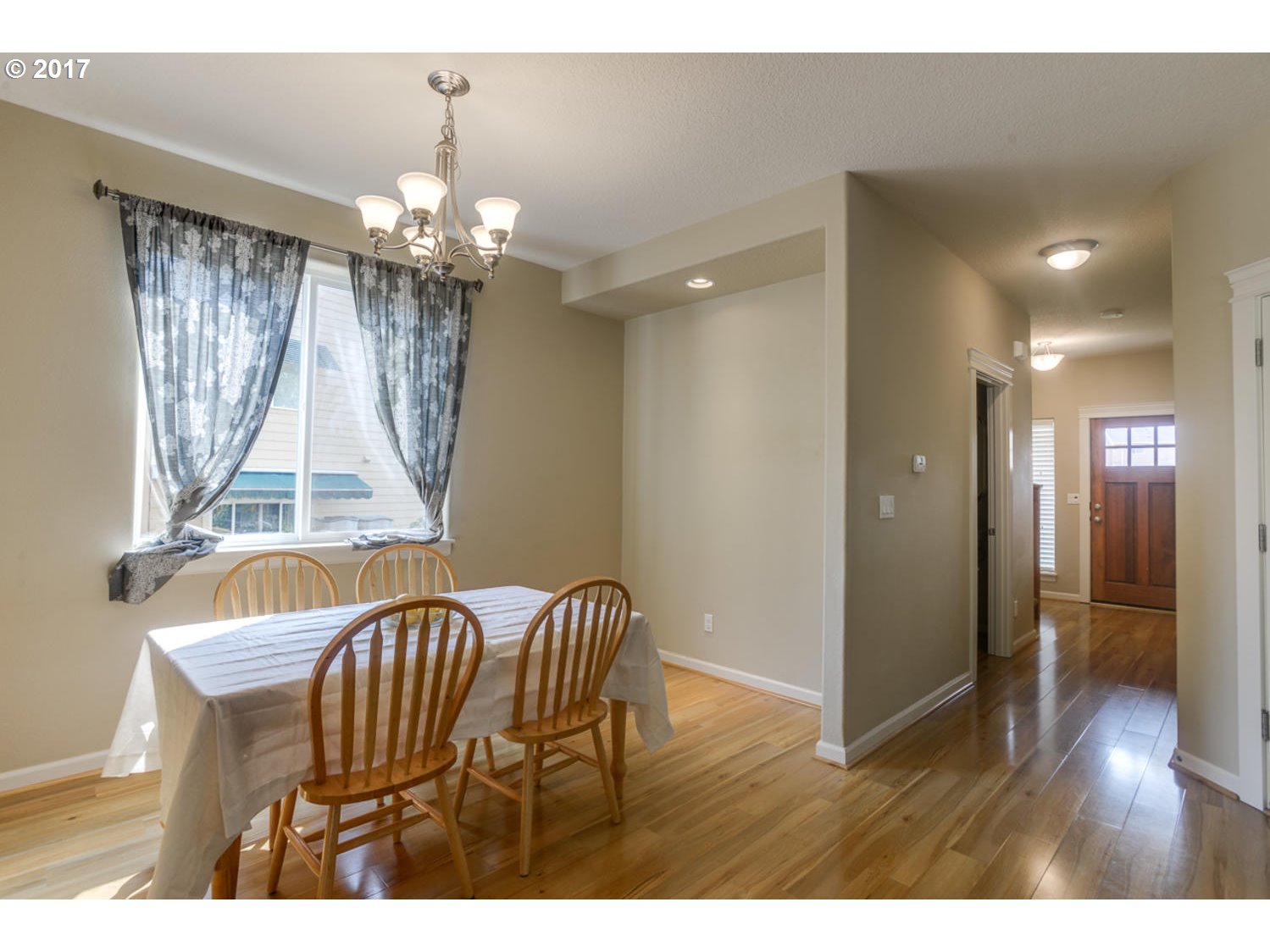 13935 Traveler Road Oregon City, OR 97045 - Photo 4 of 27 Gallery Image 4