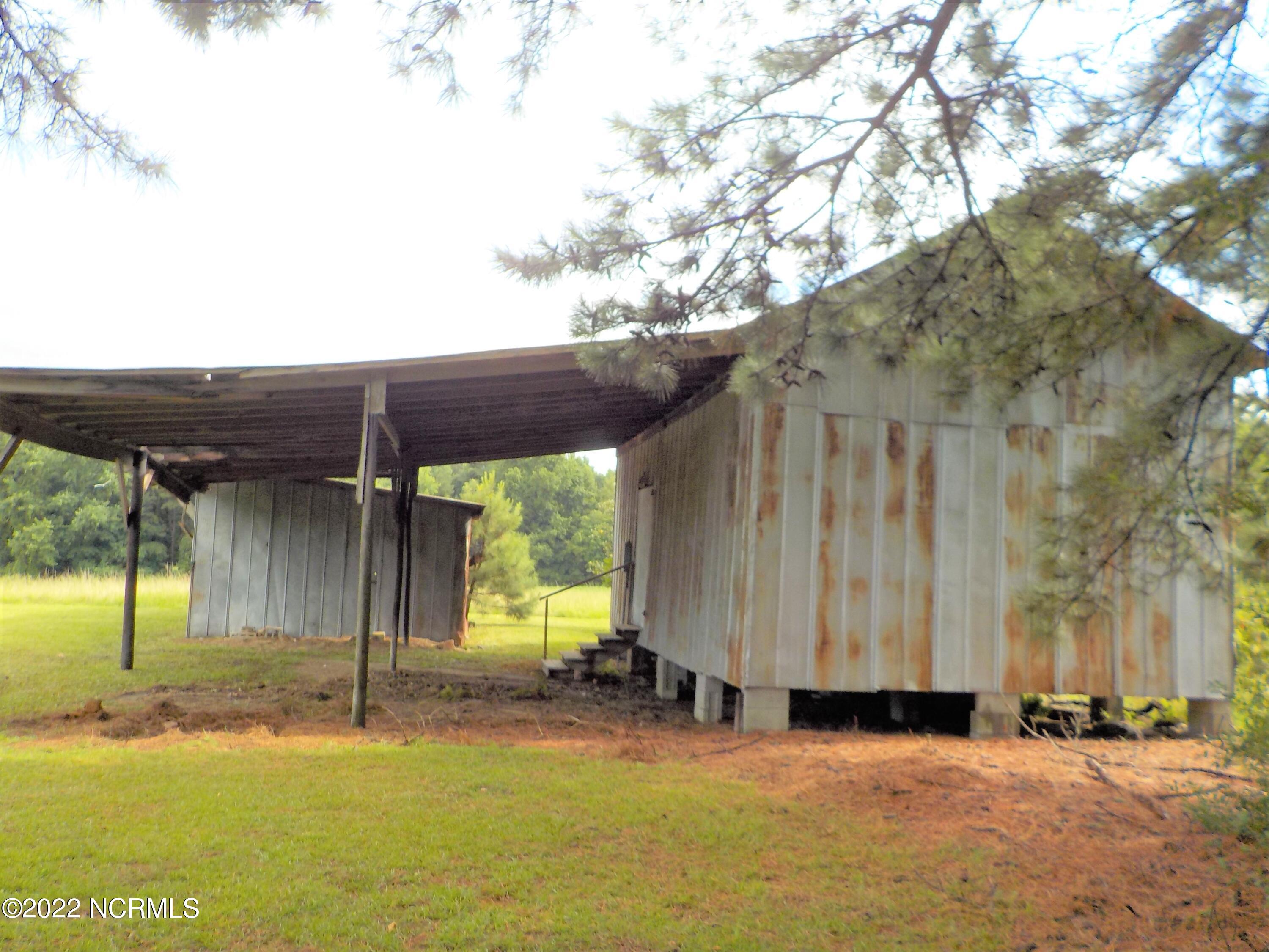 10856 Straight Gate Road Whitakers, NC 27891 - Photo 35 of 41 pack house, great storage or possible party house