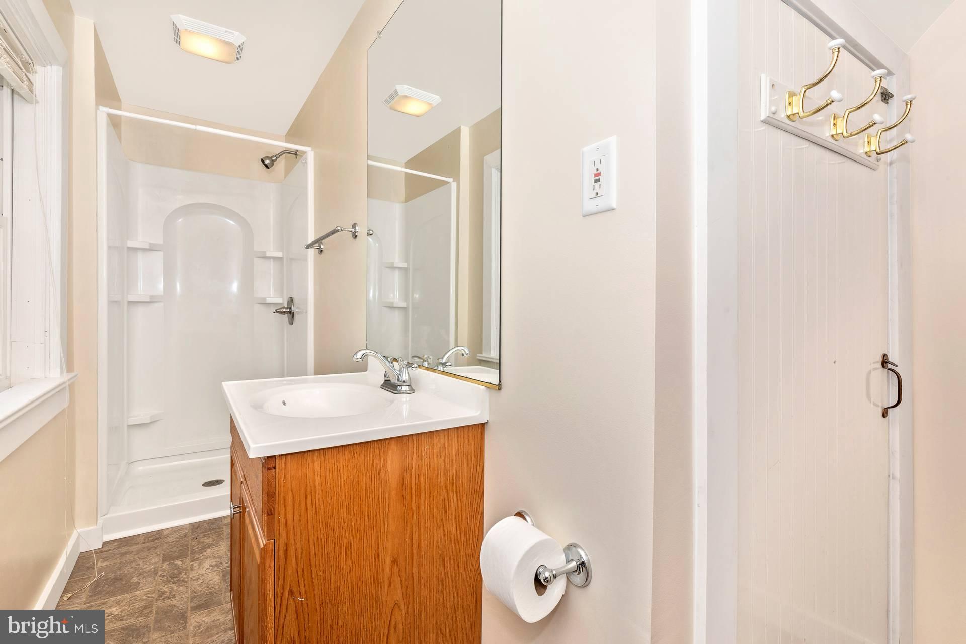 12272 Pleasant Valley Road Smithsburg, MD 21783 - Photo 12 of 24 Bath