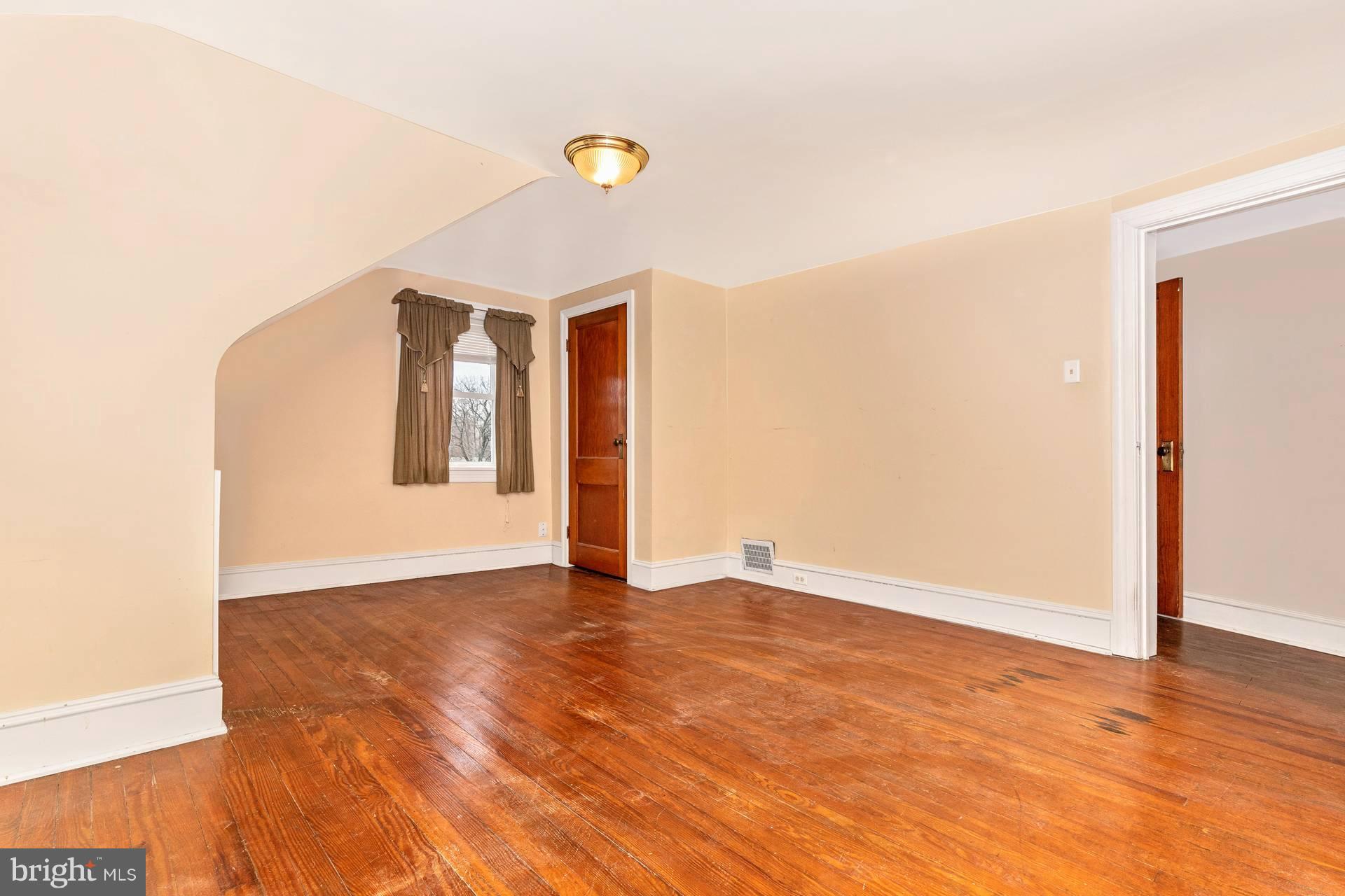 12272 Pleasant Valley Road Smithsburg, MD 21783 - Photo 19 of 24 Bedroom (Master)