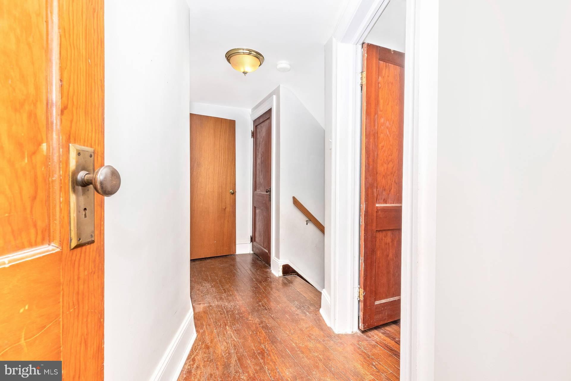 12272 Pleasant Valley Road Smithsburg, MD 21783 - Photo 20 of 24 Upstairs Hallway