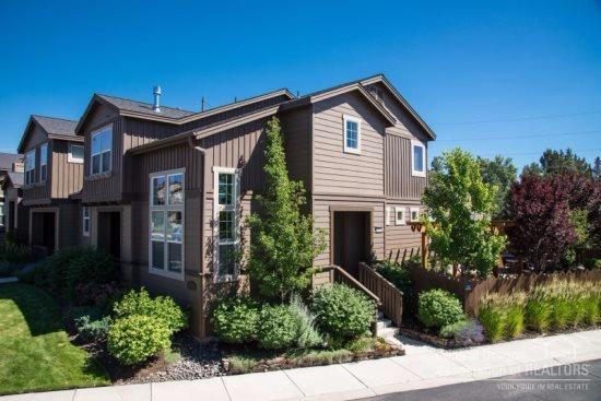 970 Southwest Vantage Point Way Bend, OR 97702 - Photo 1 of 14 Primary Photo