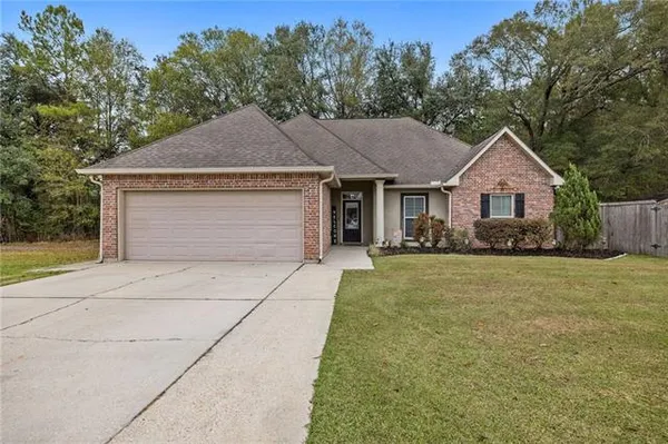 $1,800 | 21176 Brighton Cove Drive, Ponchatoula, LA 70454