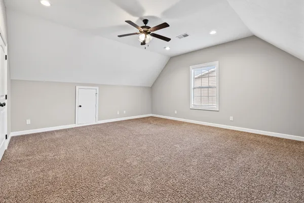 a view of livingroom with furniture