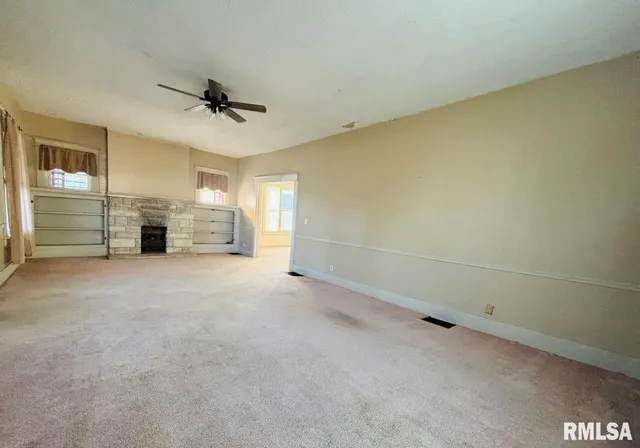 $110,000 | 310 West Walnut Street, Carbondale, IL 62901