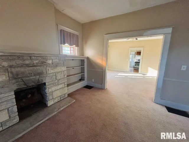 $110,000 | 310 West Walnut Street, Carbondale, IL 62901