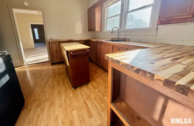 $110,000 | 310 West Walnut Street, Carbondale, IL 62901