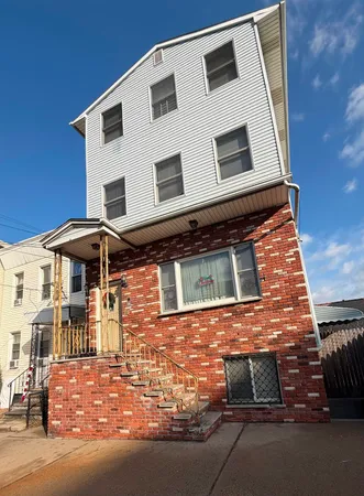$2,300 | 200 Culver Avenue, Unit 3, Jersey City, NJ 07305