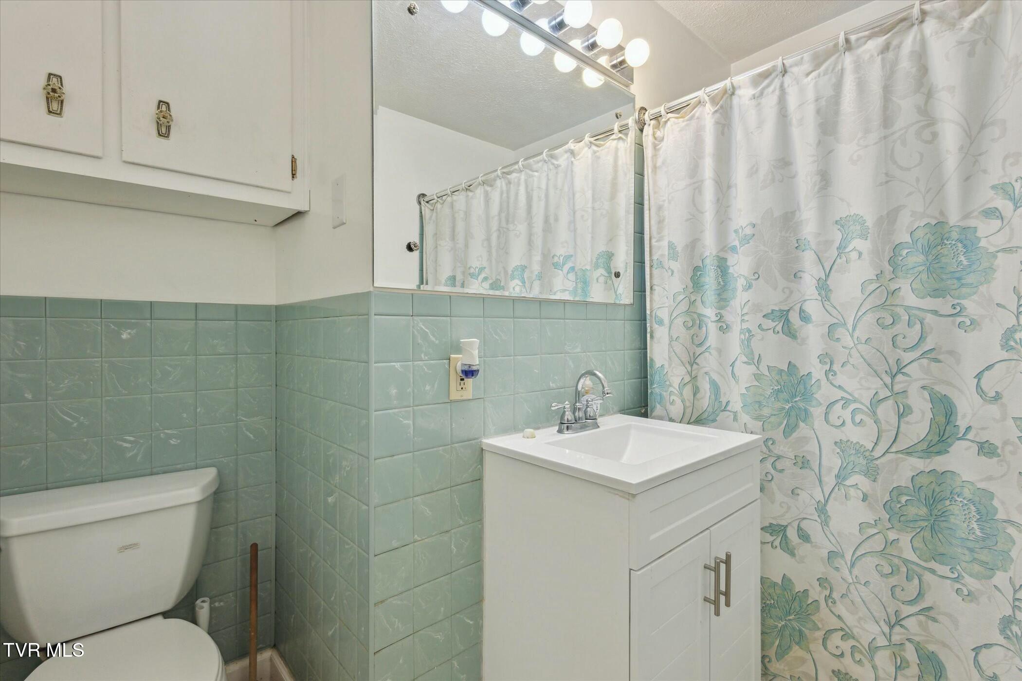 202 Hemlock Road Bristol, TN 37620 - Photo 14 of 27 tempImageBSuxNg