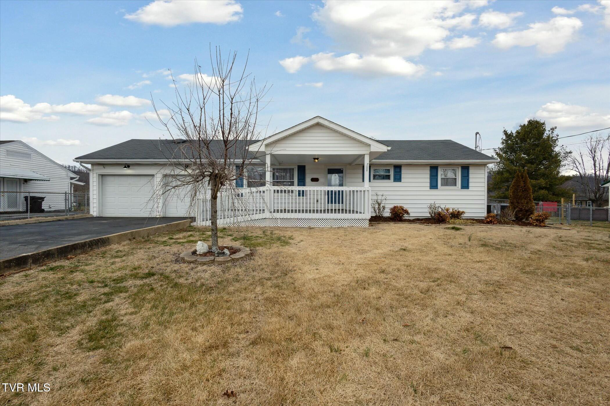 202 Hemlock Road Bristol, TN 37620 - Photo 3 of 27 tempImagejtpEyH