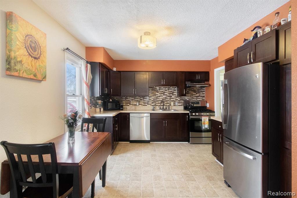 4450 Crosby Road Flint, MI 48506 - Photo 7 of 28