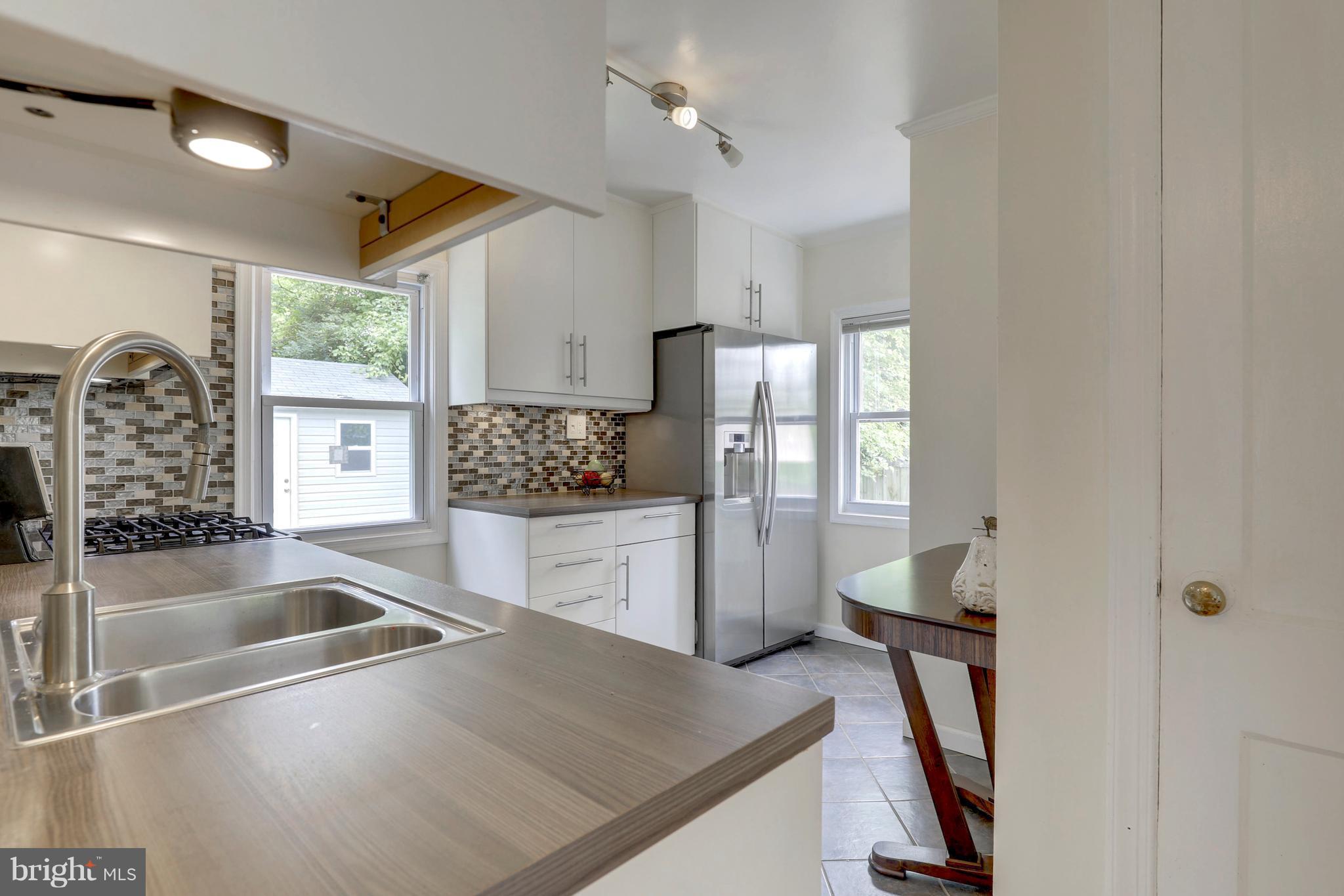 11523 Goodloe Road Silver Spring, MD 20906 - Photo 5 of 26 Kitchen