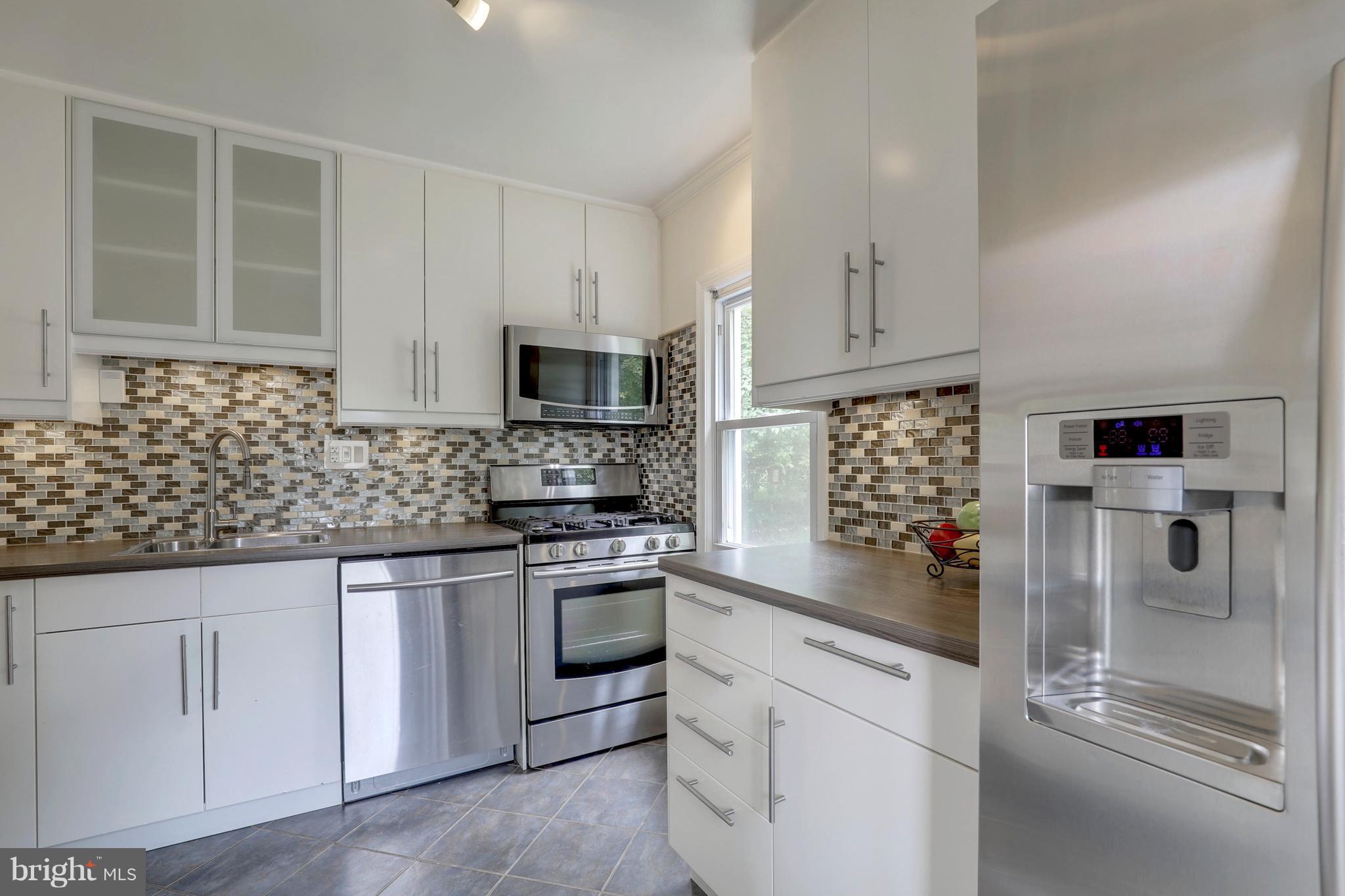 11523 Goodloe Road Silver Spring, MD 20906 - Photo 6 of 26 Kitchen