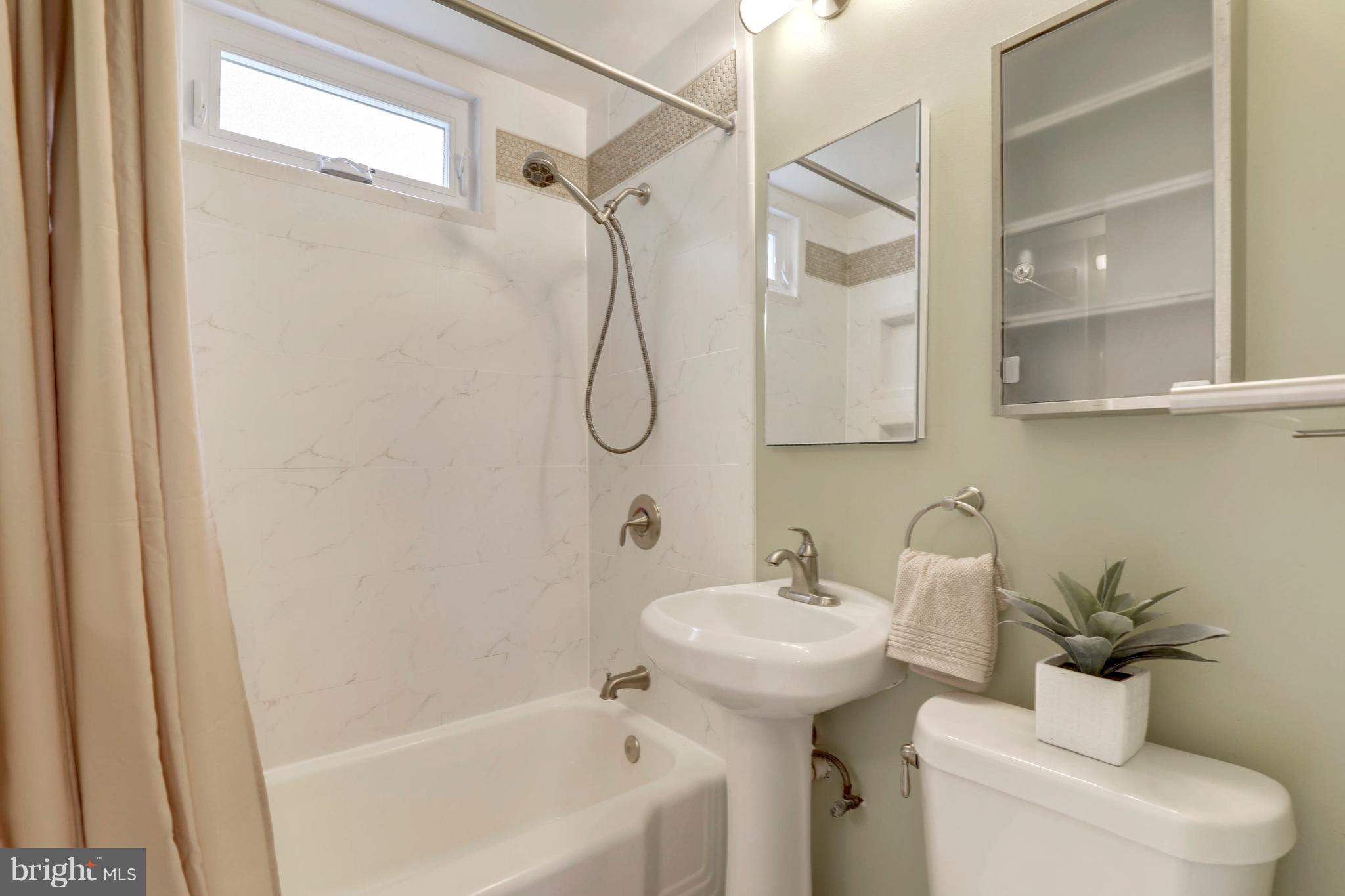 11523 Goodloe Road Silver Spring, MD 20906 - Photo 10 of 26 Bath