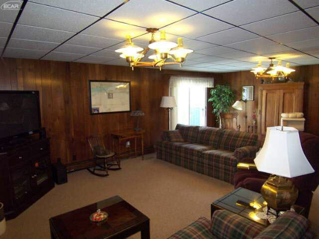 7066 East River Road Flushing, MI 48433 - Photo 22 of 39 21188407-21.JPG